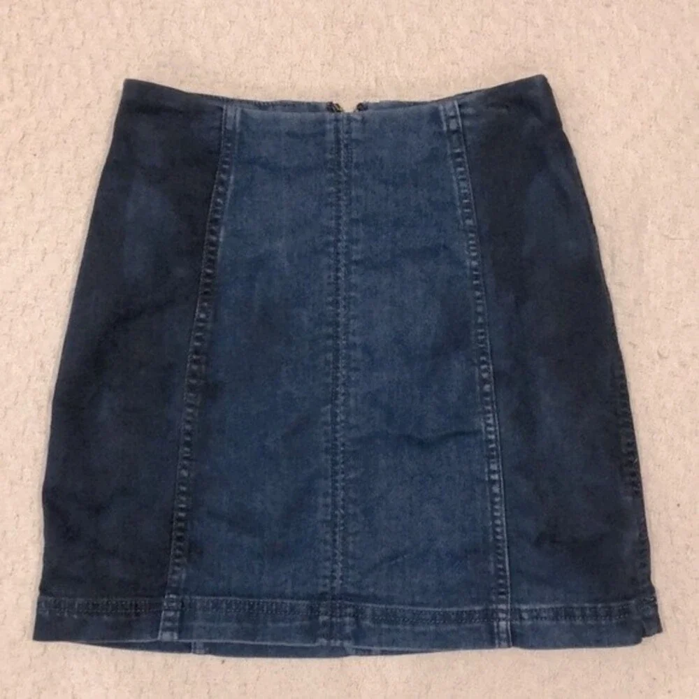 Free People Femme Mini Blue Jean Two Toned Skirt Size 2
